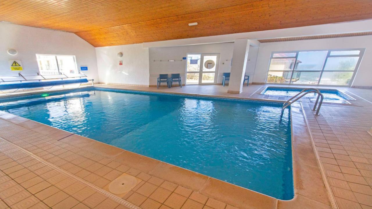 Clifton Court Apt 16 With Indoor Heated Pool & Sea Views 크로이드 외부 사진