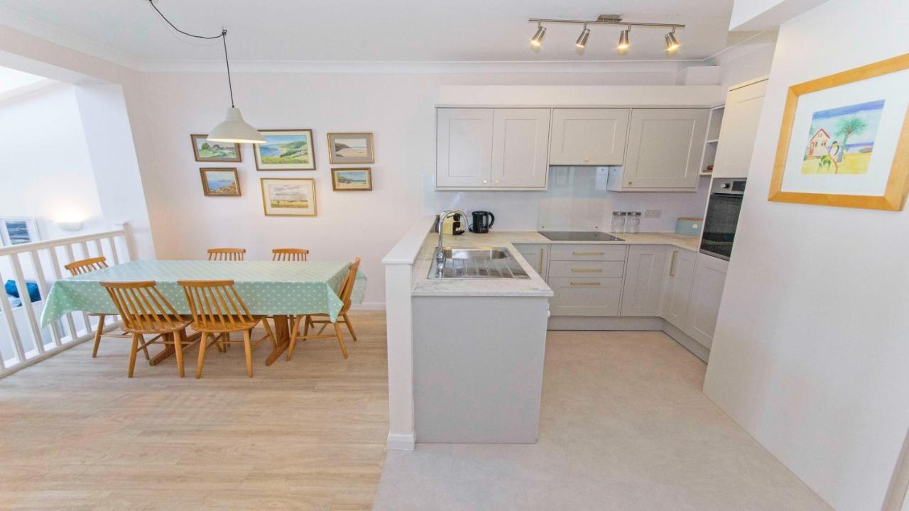 Clifton Court Apt 16 With Indoor Heated Pool & Sea Views 크로이드 외부 사진