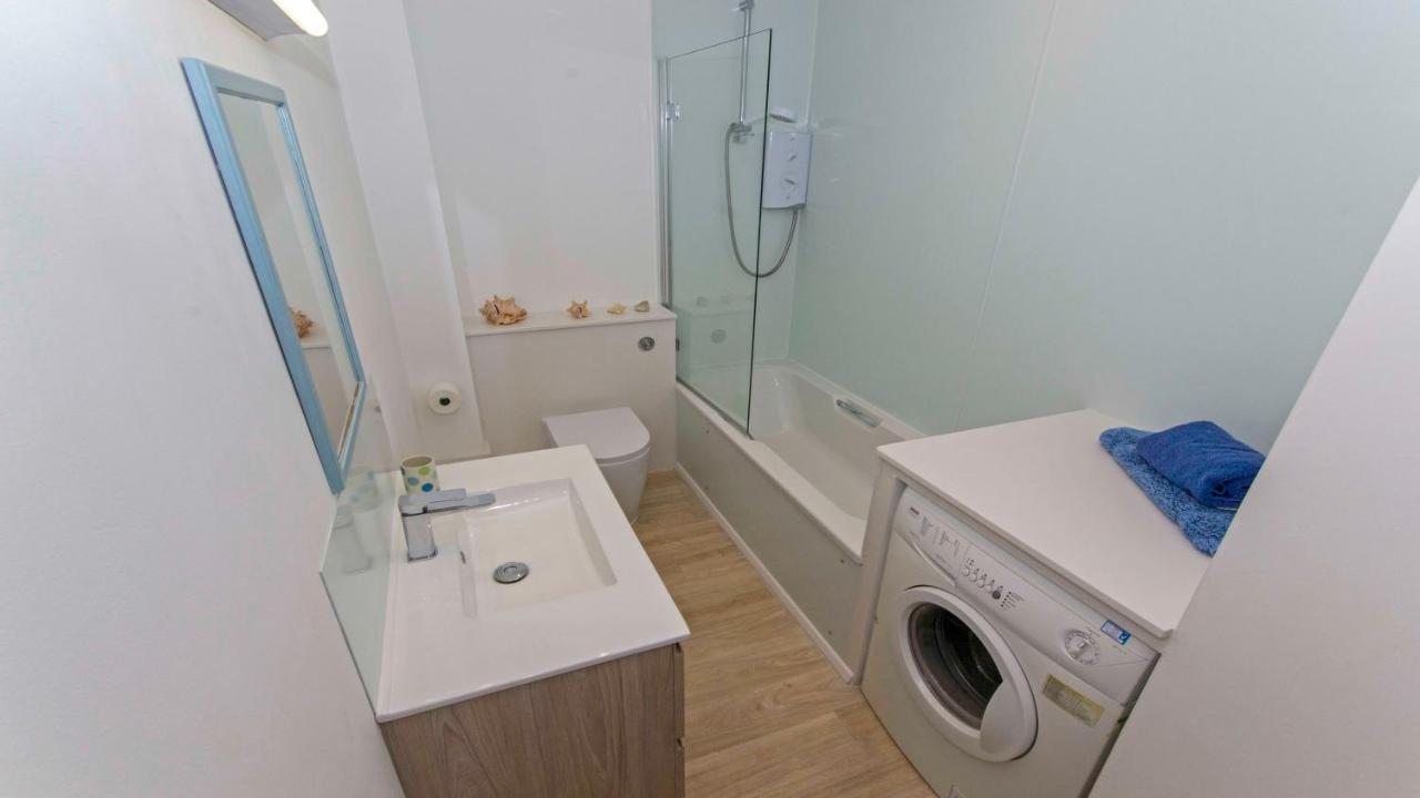 Clifton Court Apt 16 With Indoor Heated Pool & Sea Views 크로이드 외부 사진