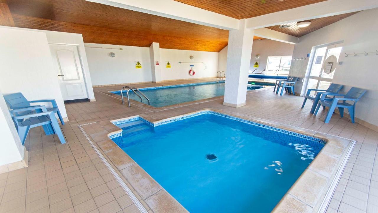 Clifton Court Apt 16 With Indoor Heated Pool & Sea Views 크로이드 외부 사진